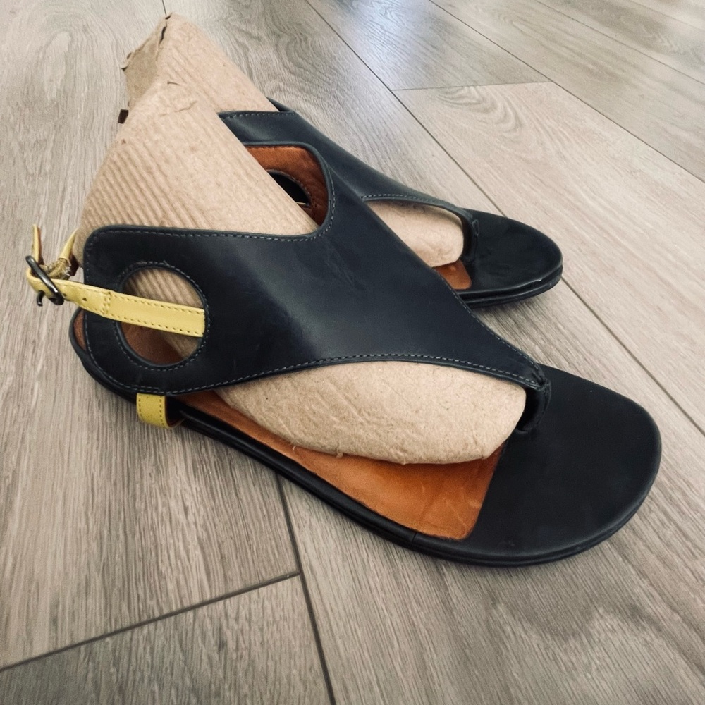 Women’s Gentle Souls OPAL  Black Sandals Size 8